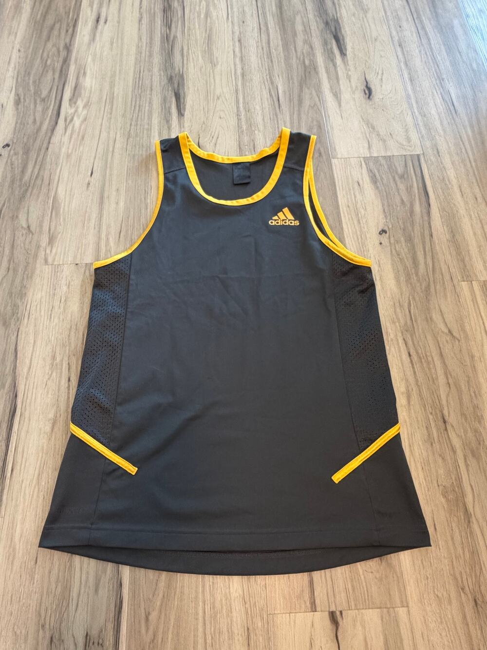 Adidas Men's Tank Top Size Medium Climalite Athletic Gray Gold Trim DU1669